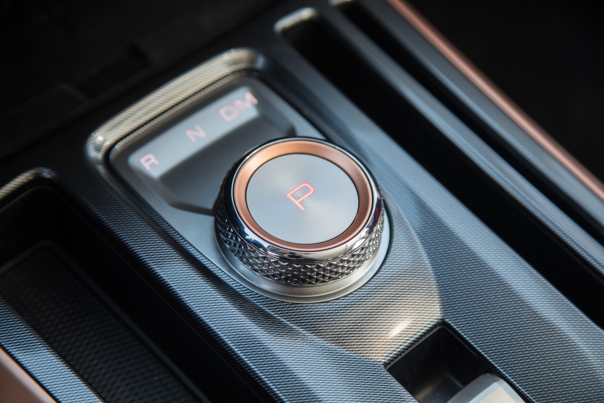 7 DCT with rotary shift gear knob
